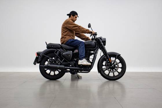 ROYAL ENFIELD CLASSIC 350 DARK ROYAL ENFIELD CLASSIC 350 DARK